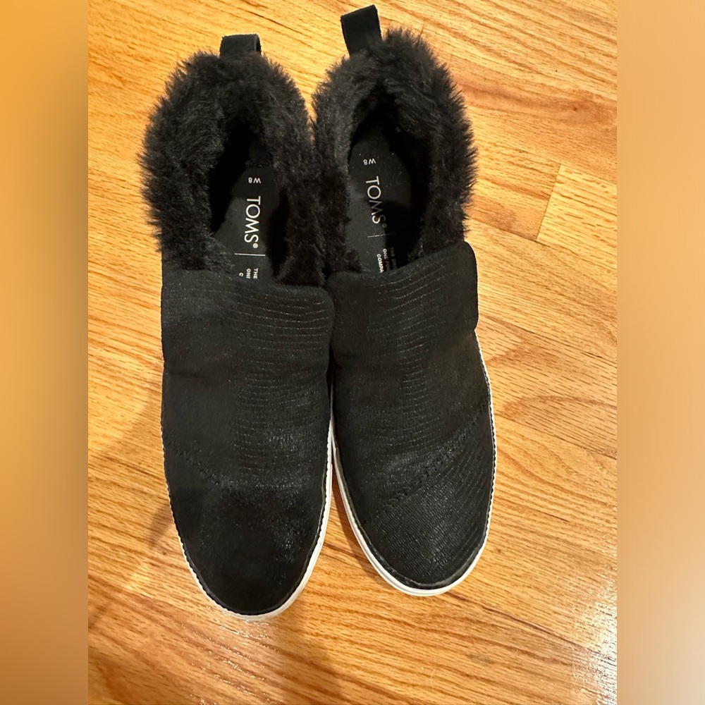 Tom’s Black Fur Bootie. Women’s SZ 8. Worn once. Like new.